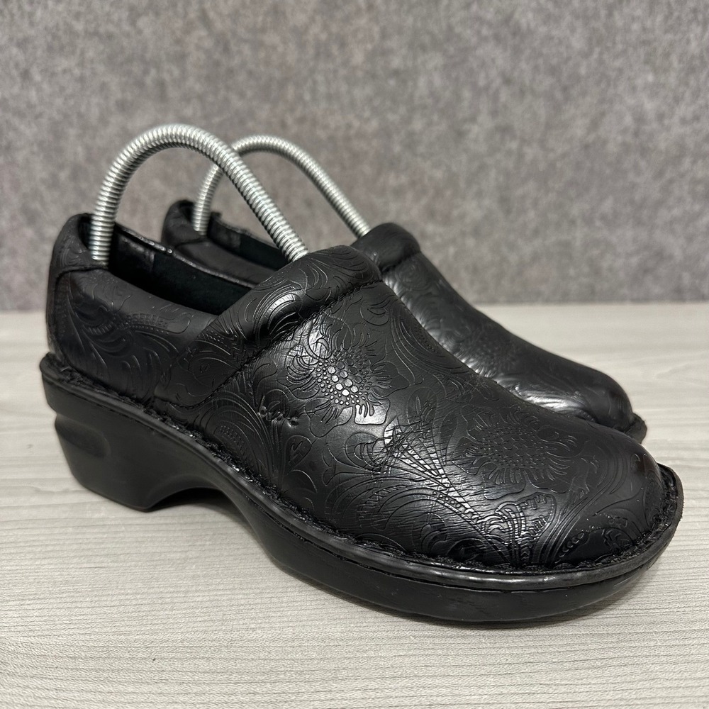 b.o.c. Peggy Clogs Womens Sz 8 Black Tooled Floral Faux Leather‎ Comfort Shoes
